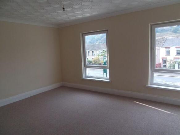 Bedroom 1 (FRONT)