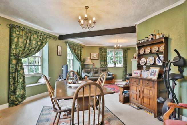 4 bed Detached for sale Image 6