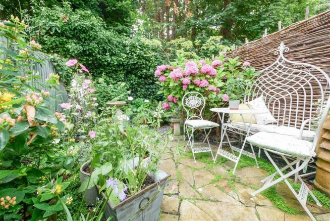 COURTYARD GARDEN