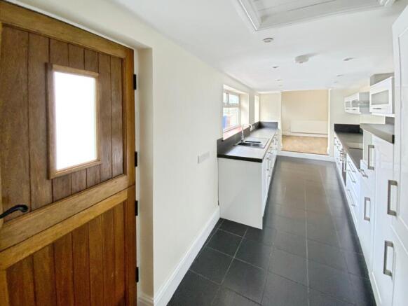 3 bed Semi-Detached for sale Image 5