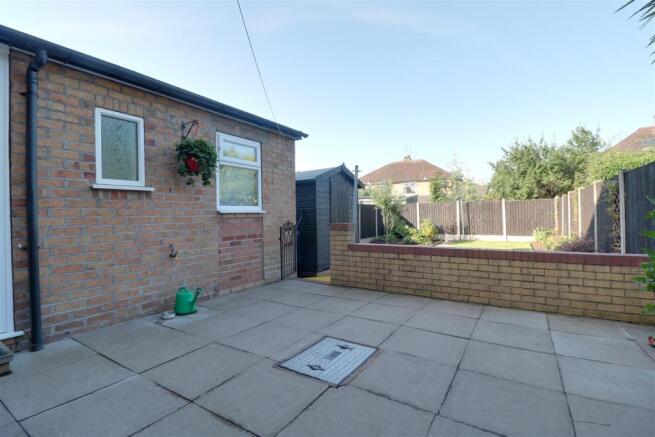 rear garden (2).jpg