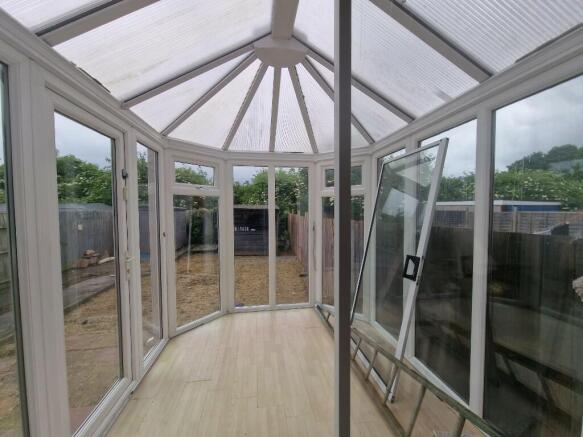3 bed Semi-Detached to rent Image 7