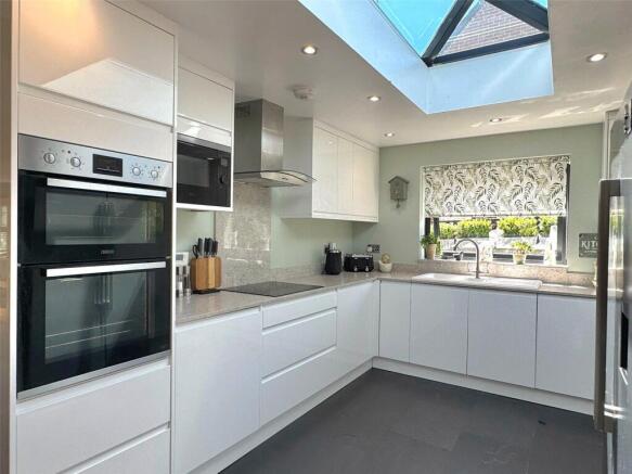 3 bed Detached for sale Image 9