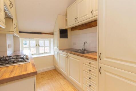 High Street, Odiham, RG29