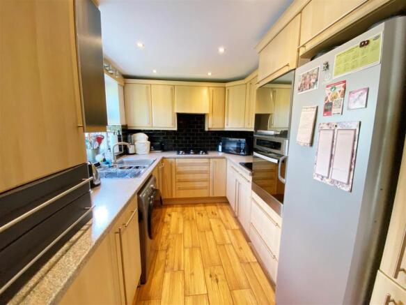 Kitchen 3.jpg
