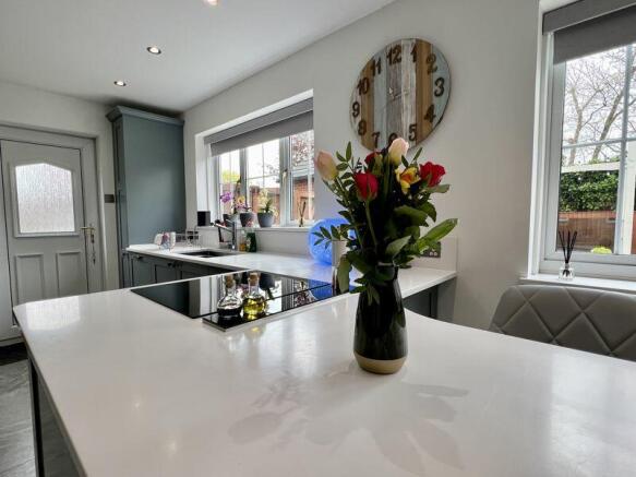 KITCHEN BREAKFAST ROOM