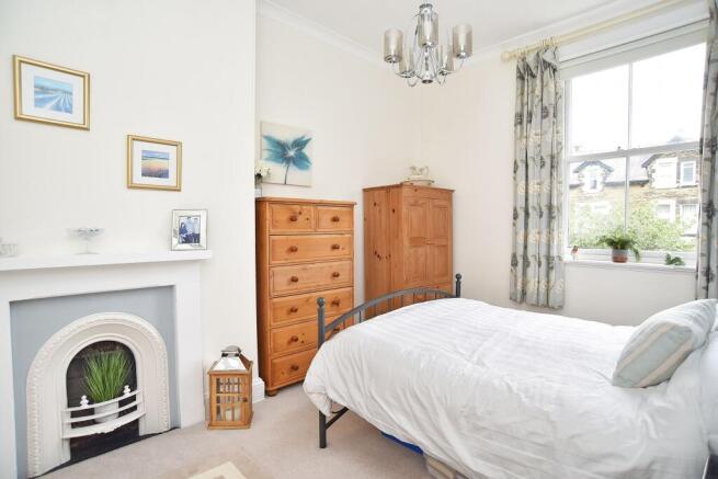 4 bed Terraced for sale Image 9