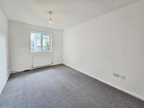 Higham-Road-Prime-Choice-Main-Bedroom.jpg