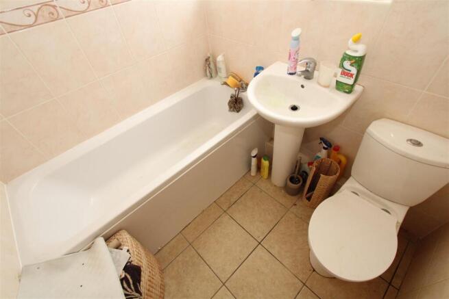 3 bed Town House for sale Image 9