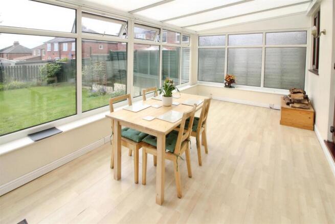 3 bed Semi-Detached for sale Image 8