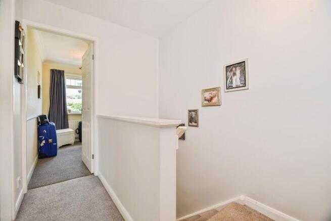 3 bed Semi-Detached for sale Image 8