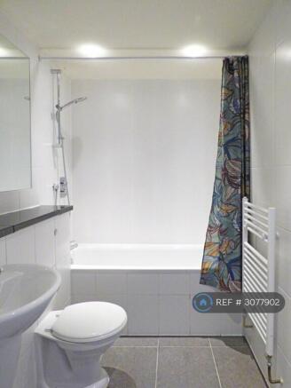 Ensuite Bathroom 001