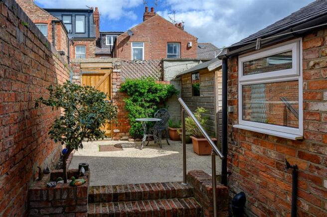 3 bed Terraced for sale Image 6