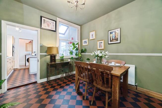 3 bed Town House for sale Image 7