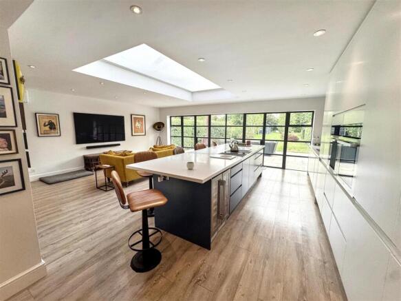 Woodlands Road, Sonning Common, S Oxon photo 4