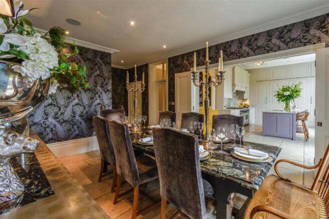 8424613-interior09.jpg