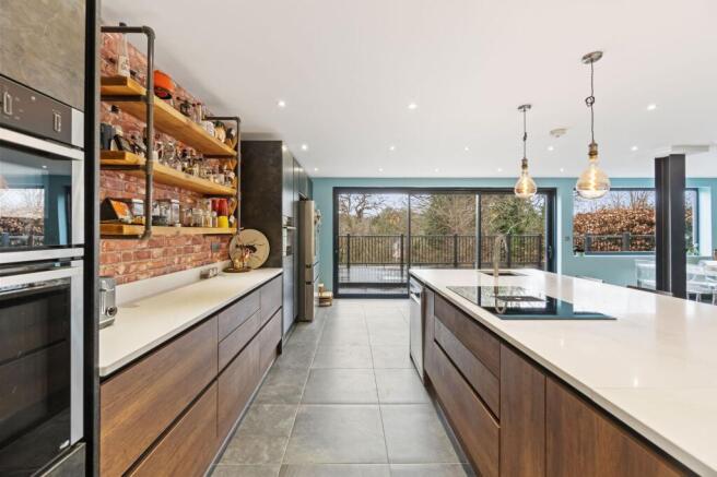 Kitchen/ Dining Area
