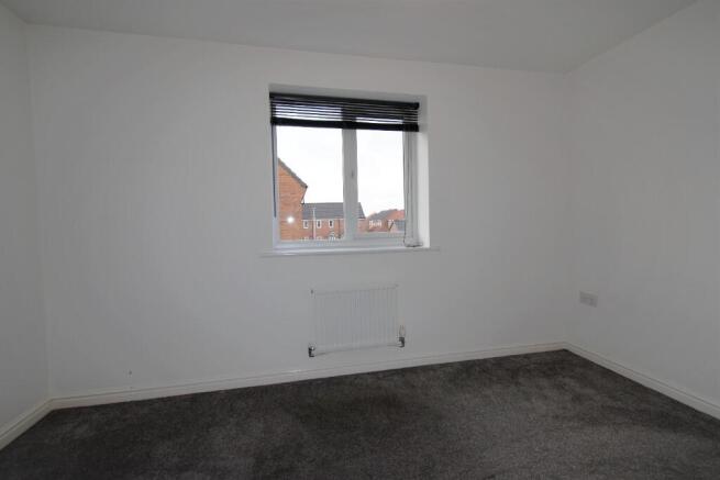 3 bed Terraced to rent Image 5
