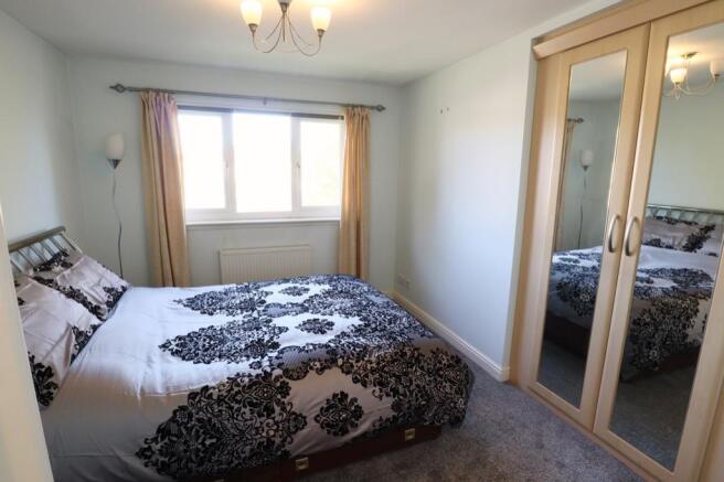Master bedroom (2)