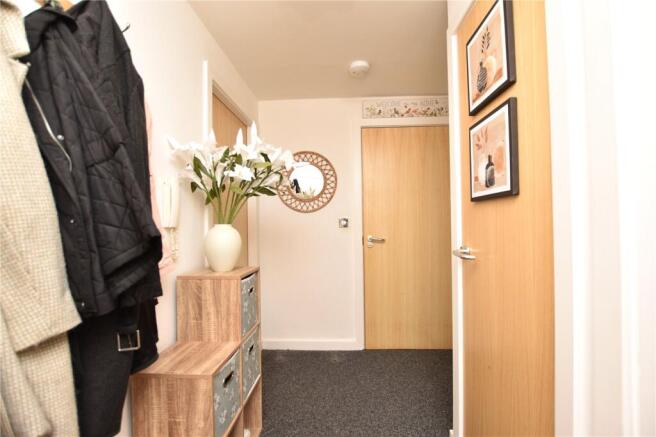 2 bed Apartment for sale Image 9