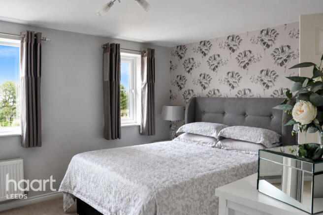 4 bed Detached for sale Image 7