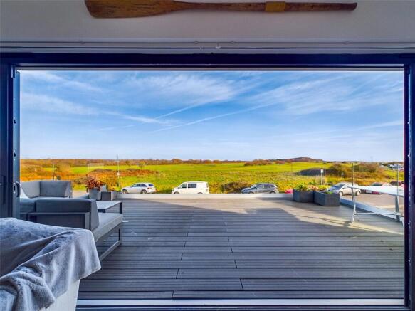 Rolls Drive, Hengistbury Head, Bournemouth, Dorset, BH6 photo 4