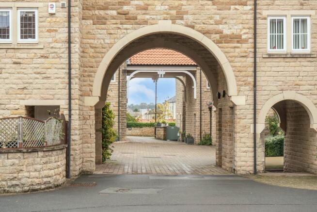 2 bed Flat for sale Image 10
