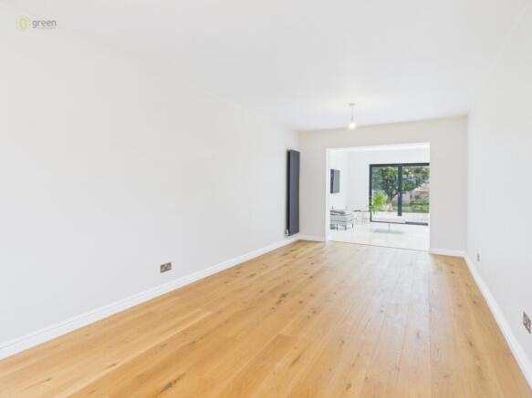 cam05459g0pr0113still002