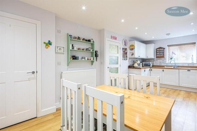 3 bed Semi-Detached for sale Image 6