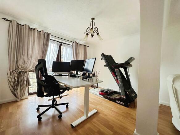 Photo 3