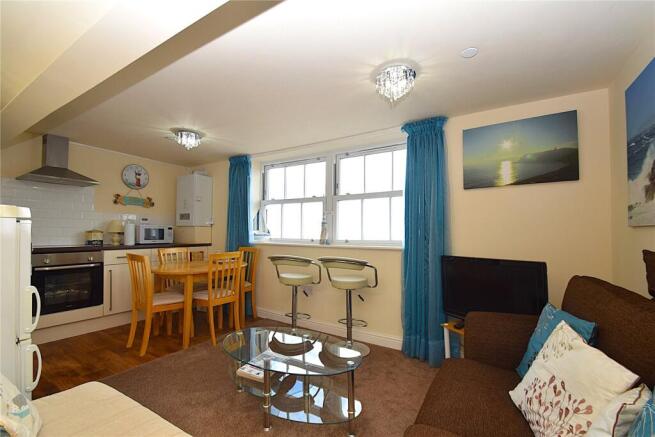2 bed Apartment for sale Image 6