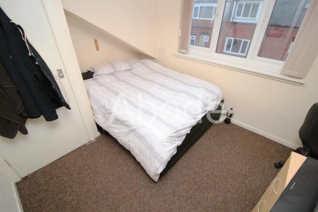 3 bed House to rent Image 10