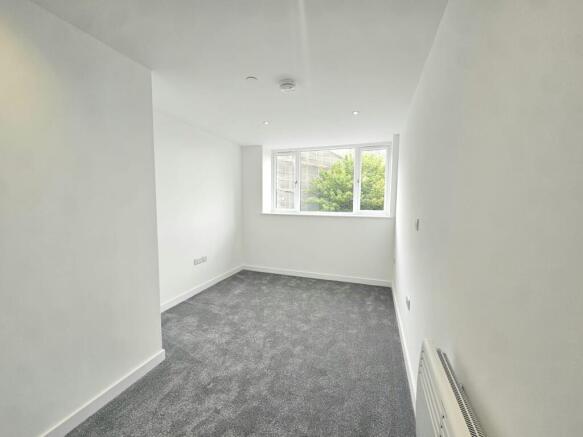 2 bed Apartment to rent Image 10