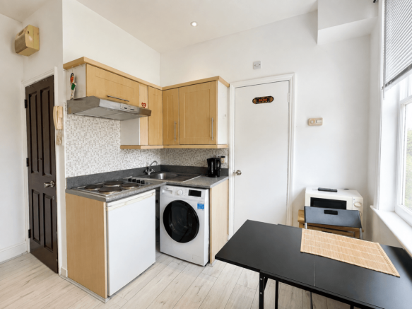 11, 234 DALSTON 1