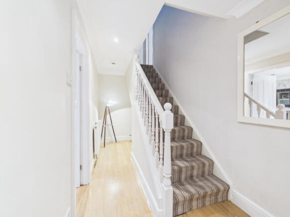 4 bed Terraced for sale Image 10