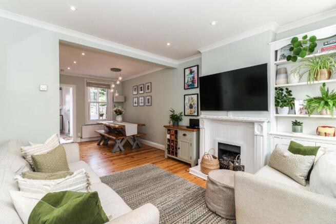 Sitting/dining room