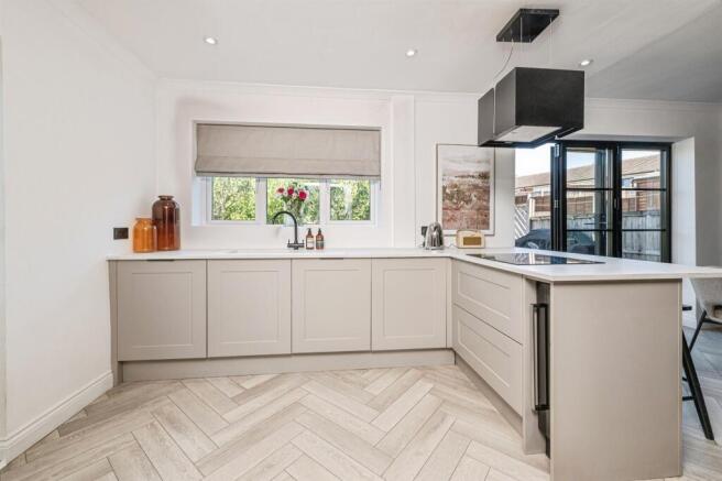 3 bed Semi-Detached for sale Image 7