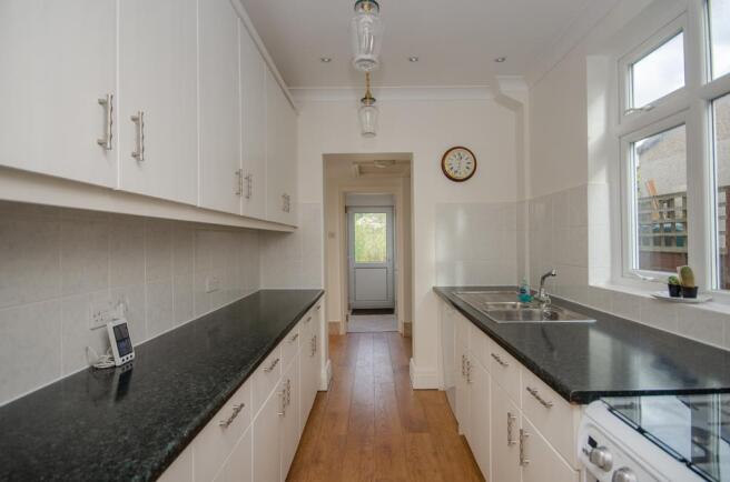 Kitchen 2.jpg
