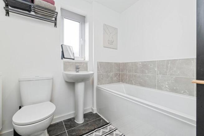 4 bed Detached for sale Image 8