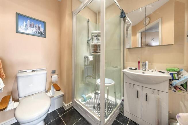 2 bed Apartment for sale Image 9