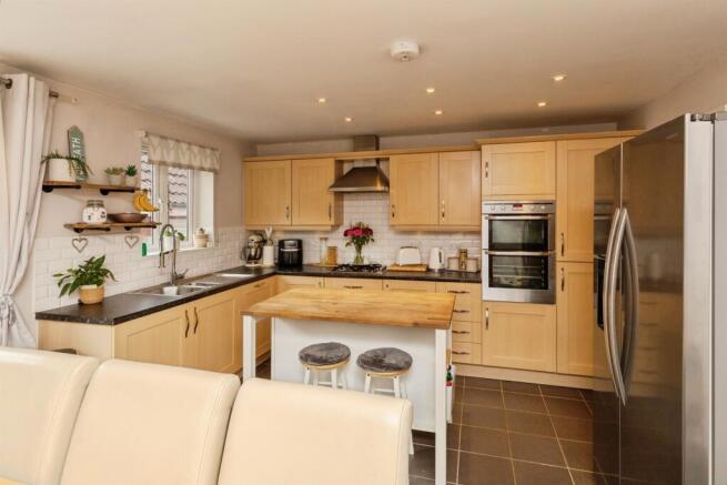 Loop Road, Mangotsfield, Bristol photo 4
