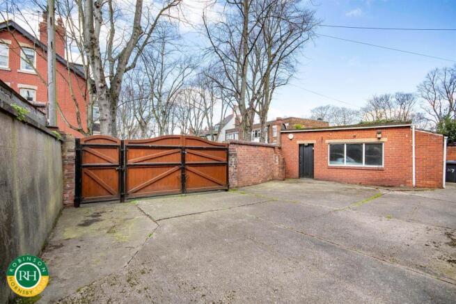 2 bed Flat for sale Image 11