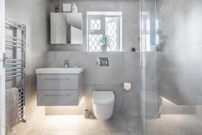 12 - Shower Room.jpg