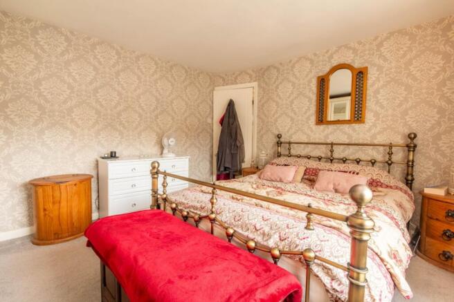 3 bed Semi-Detached for sale Image 11