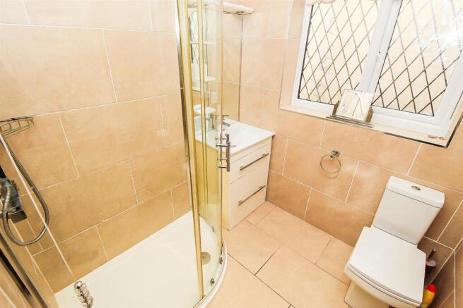 SHOWER ROOM/W.C.