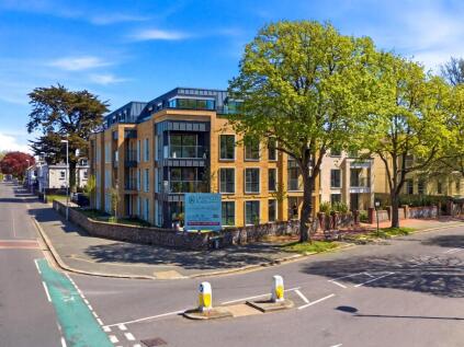 Lindfield Place 18 Farncombe Road, Worthing, BN11 2FQ
