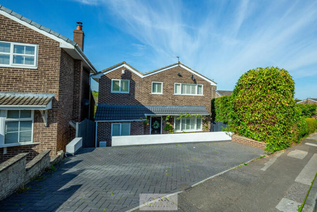 Front of house 1....