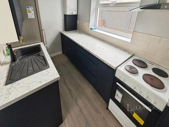 3 bed House to rent Image 5