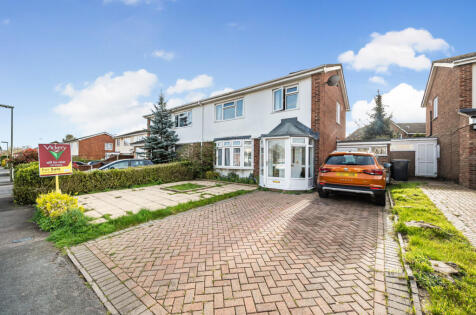 Cobbetts Walk, Bisley, Woking, Surrey, GU24