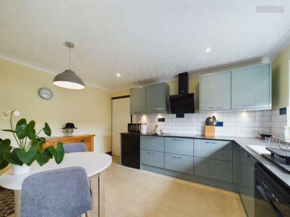 Kitchen/Breakfast Room